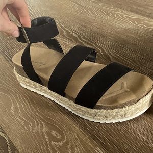 Platform sandals size 8